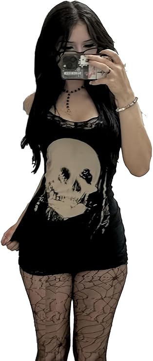 El vestido gótico de calaveras: elegancia oscura para tiempos excesivamente luminosos